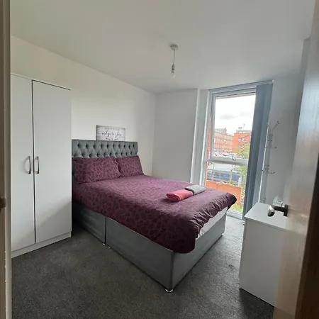 Luxury 1br Near Town