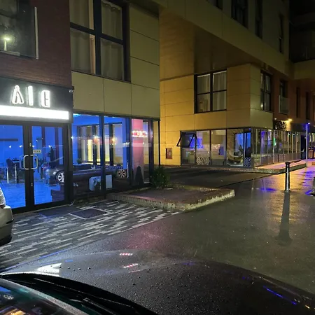 Luxury 1br Near Town * Manchester