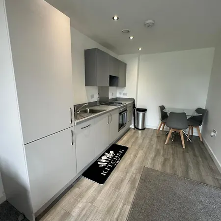 Luxury 1br Near Town