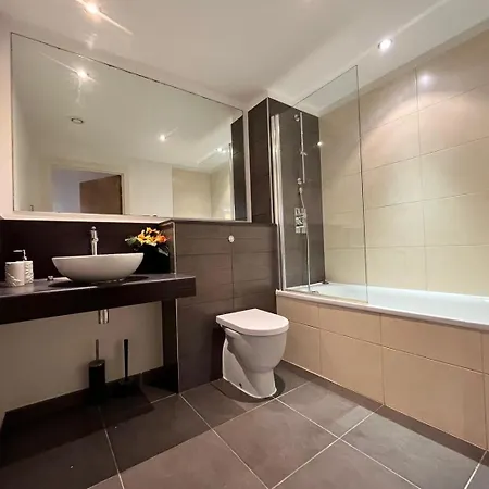 Centre Cosy Манчестер