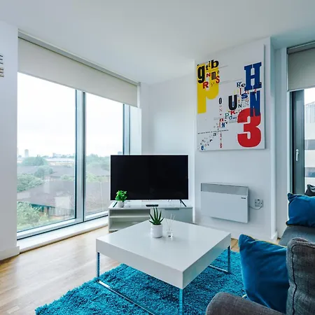 Lux Livin' - Luxury 2 Bed With Skyline View & 24 Hour Gym