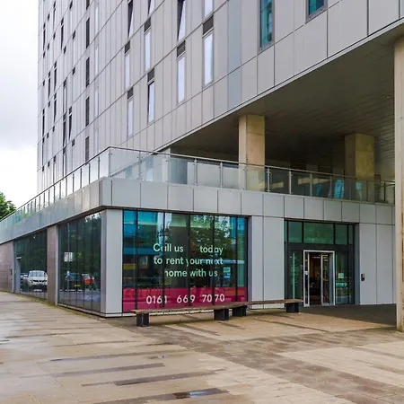 Lux Livin' - Luxury 2 Bed With Skyline View & 24 Hour Gym Apartment Manchester