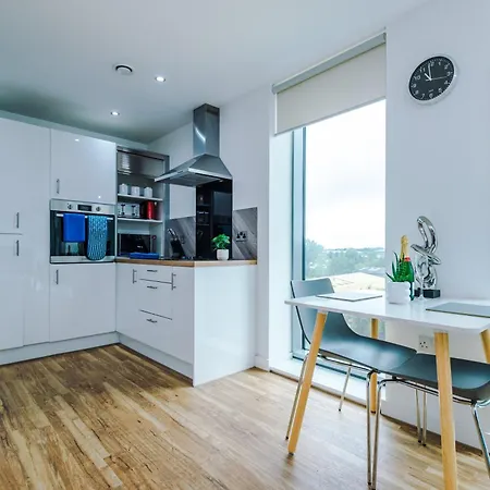 Lux Livin' - Luxury 2 Bed With Skyline View & 24 Hour Gym * Manchester