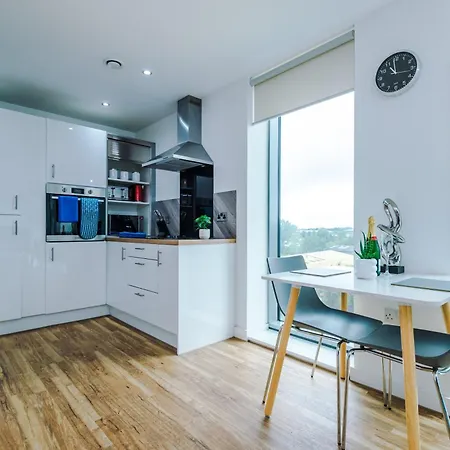Lux Livin' - Luxury 2 Bed With Skyline View & 24 Hour Gym * Manchester