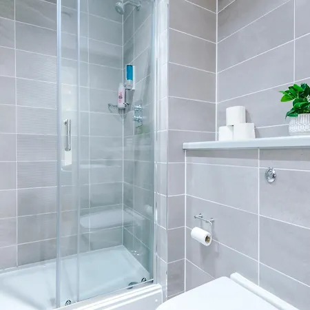 Lux Livin' - Luxury 2 Bed With Skyline View & 24 Hour Gym * Manchester