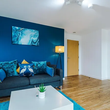 Lux Livin' - Luxury 2 Bed With Skyline View & 24 Hour Gym * Manchester