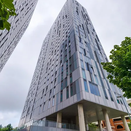 Lux Livin' - Luxury 2 Bed With Skyline View & 24 Hour Gym Apartment Manchester