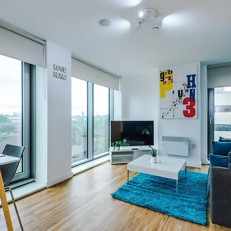 Lux Livin' - Luxury 2 Bed With Skyline View & 24 Hour Gym * Manchester