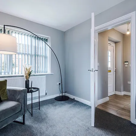 Charming Modern 3br House In Failsworth With Free Parking Hotel