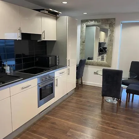 Skyline Retreat Apartment
