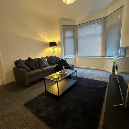Near Etihad And Coop Live, Free Parking 3 Bed House Holiday home Manchester