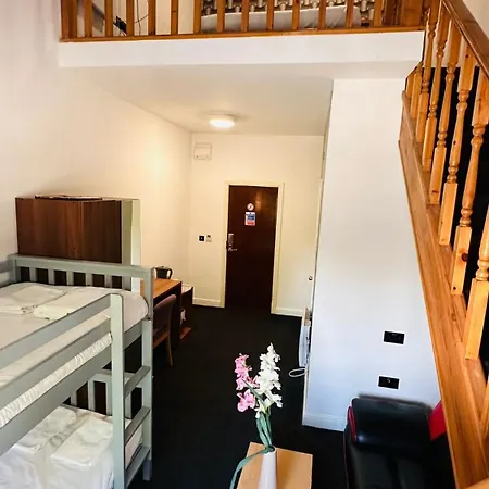 Отель Imperial Salford 3*