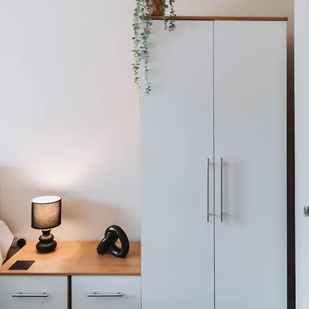 Ideal Near Old Trafford *