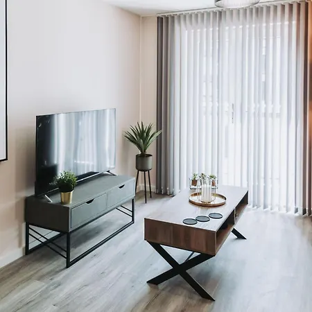 Ideal Near Old Trafford * Manchester