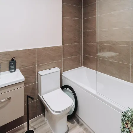 Ideal Near Old Trafford Apartment Manchester