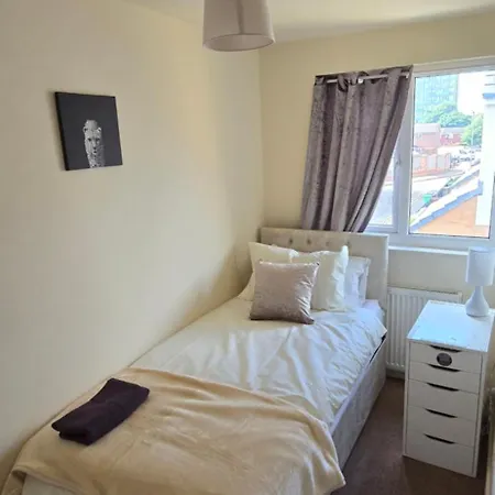 Eastpark 5 Bdrms Walk To O2 Apollo And Vakantiehuis *