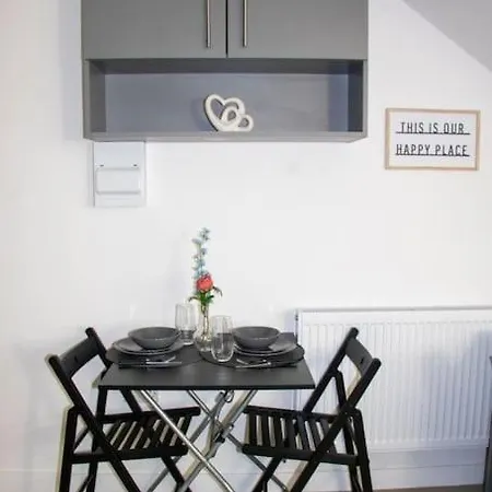 Apartment In Old Trafford Near Man Utd Stadium