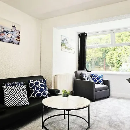 Audenshaw, Apartment Manchester