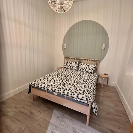 Apartment Urban Oasis 2 Bed *