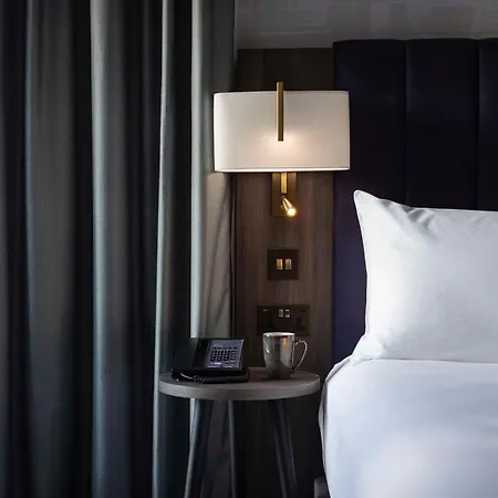 Doubletree By Hilton Piccadilly Hotel 4*
