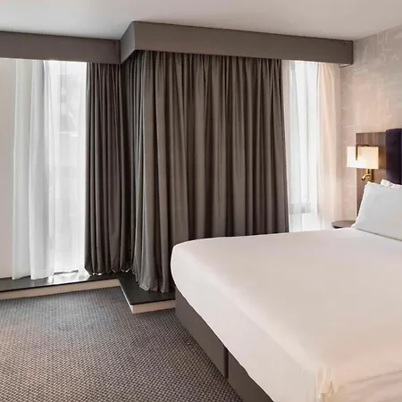 Doubletree By Hilton Piccadilly Hotel