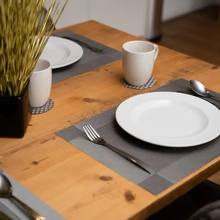 High Street Town House 4*