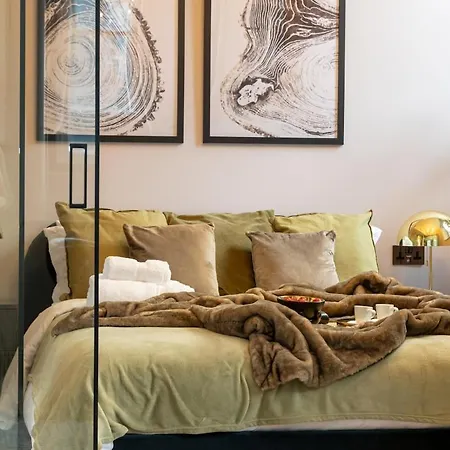 Charlotte House By Coqoon Manchester