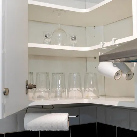 The Upside Down House Near Coop Live Arena , Etihad And Mcr Centre 別荘 *