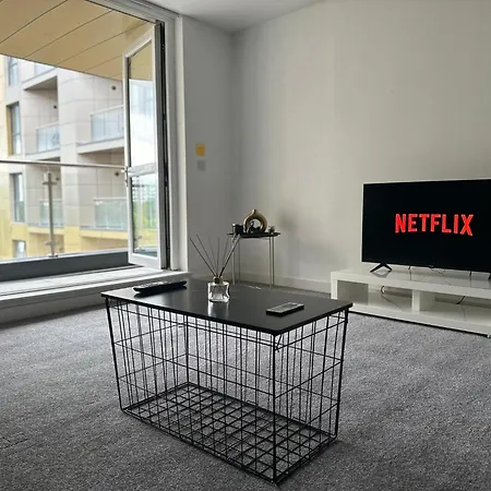 Stunning 2bd With River View 5min To Centre * Manchester