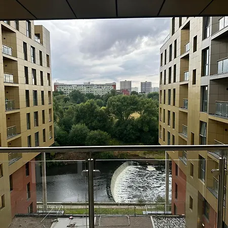 Stunning 2bd With River View 5min To Centre Apartment Manchester