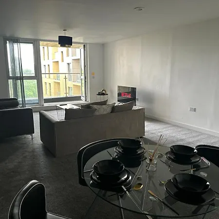 Apartment Stunning 2bd With River View 5min To Centre Manchester