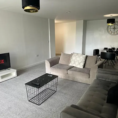 Stunning 2bd With River View 5min To Centre Apartment Manchester