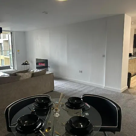 Apartment Stunning 2bd With River View 5min To Centre Manchester