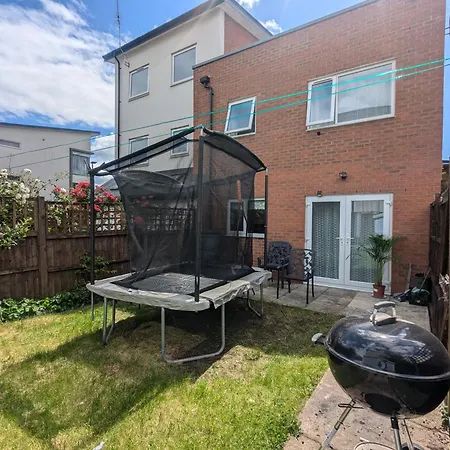 Apartament Commonwealth Free Parking 3 Bed 2 Bath *