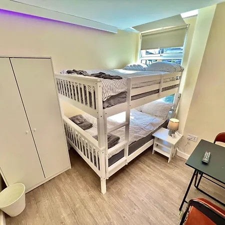 Lux Quadruple Media Mufc Salford * Manchester