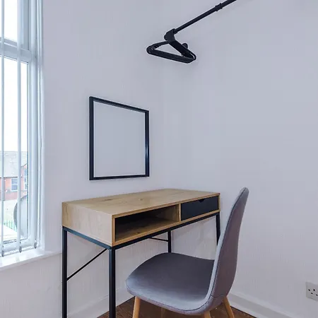 בית נופש New! Modern 2-bed House In By 53 Degrees Property, Ideal For Business & Contractors - Sleeps 7! מנצ'סטר