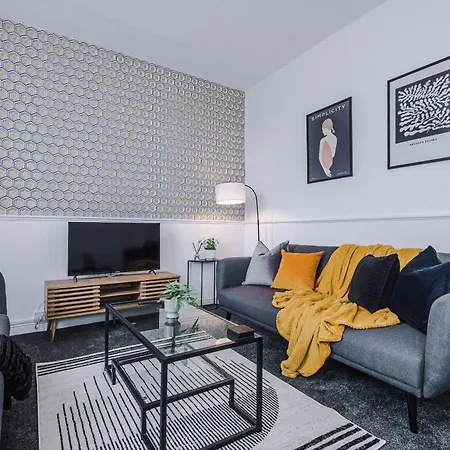 New! Modern 2-bed House In By 53 Degrees Property, Ideal For Business & Contractors - Sleeps 7! Manchester