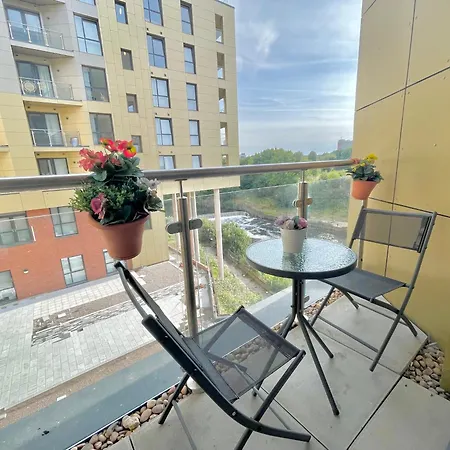 City Escape Near City Centre Apartment *