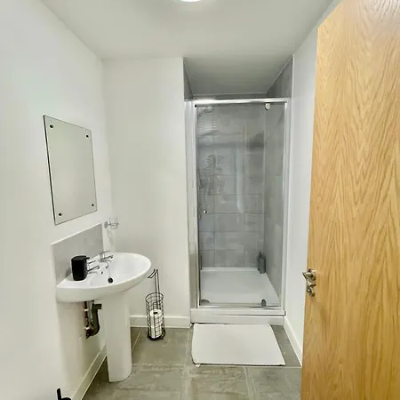 City Escape Near City Centre Apartment *