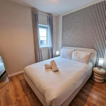 2 Bed Centre Flat Free Parking Holiday home Manchester