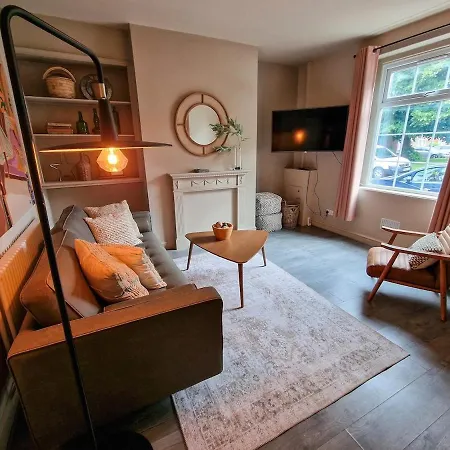 2 Bed Near Centre By Superhost Сasa de vacaciones *