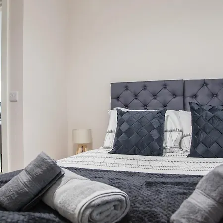 Modern 2bd In Apartment *