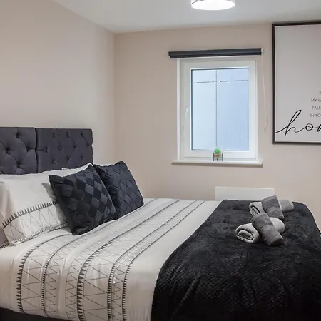 Modern 2bd In דירה מנצ'סטר