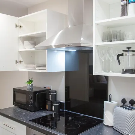 Modern 2bd In *