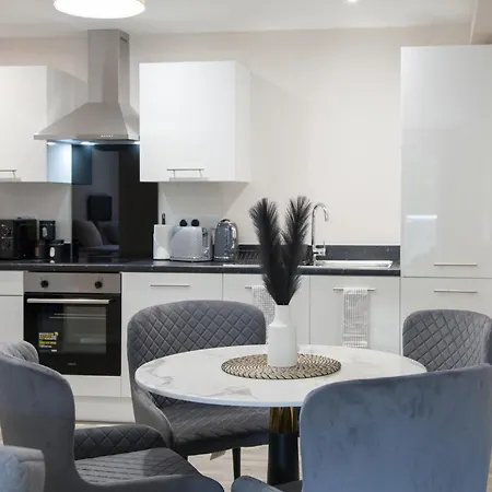 Modern 2bd In *