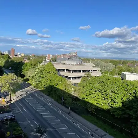 公寓 Old Trafford Penthouse Duplex - Steps From Mufc *