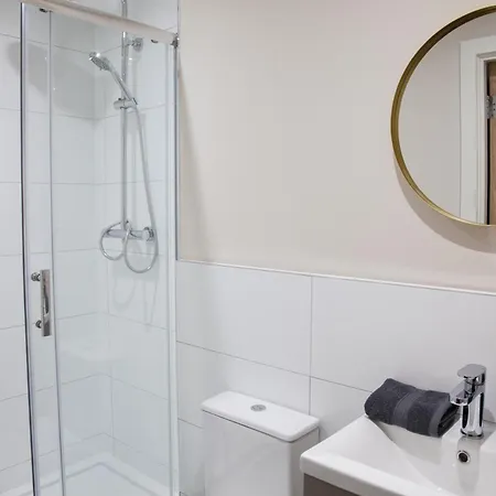 Modern 2bd In