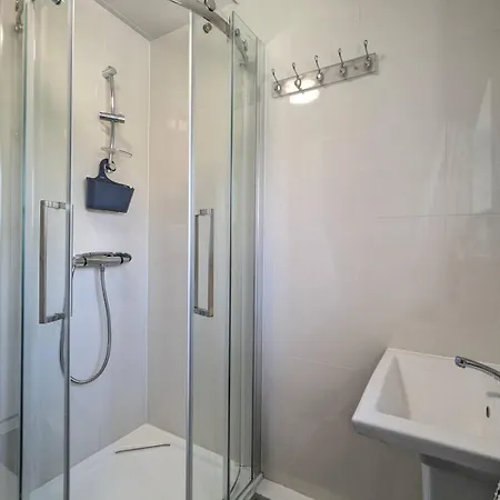 Charming King In With Garden * Manchester