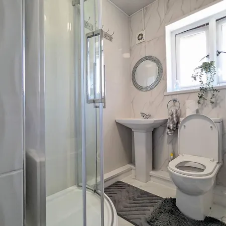 Charming King In With Garden Guest house *