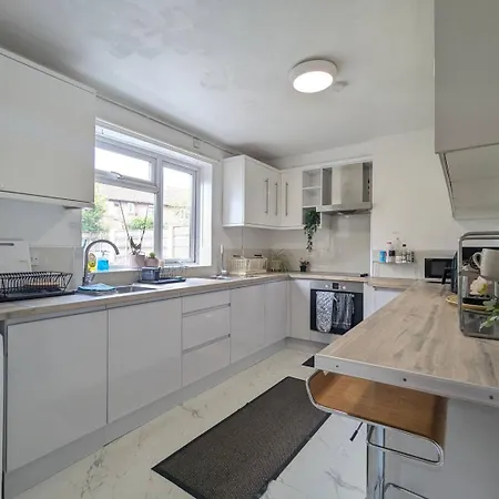 Charming King In With Garden Guest house Manchester